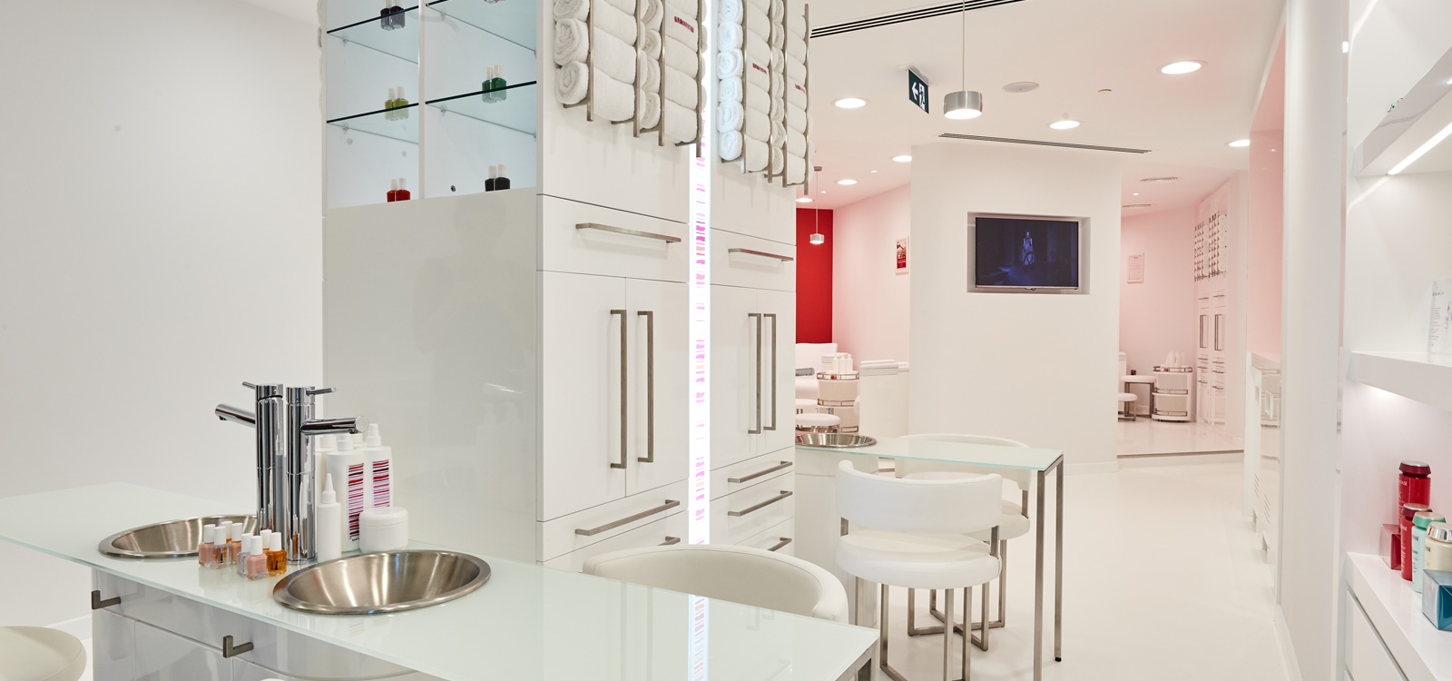 How To Create The Perfect Swirl Nail Art Without Smudging